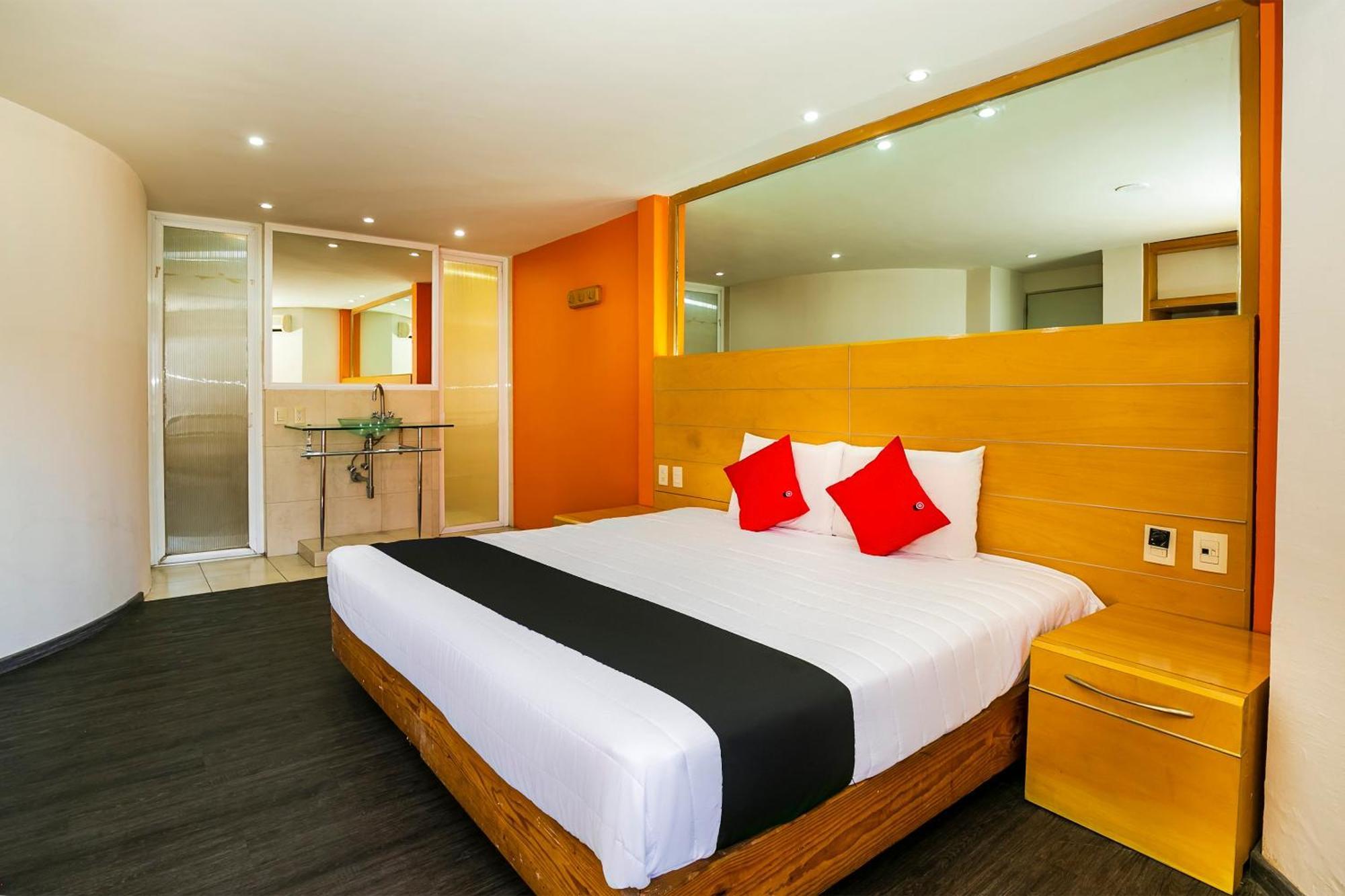 Capital O Hotel Casa Blanca, Морелія Екстер'єр фото