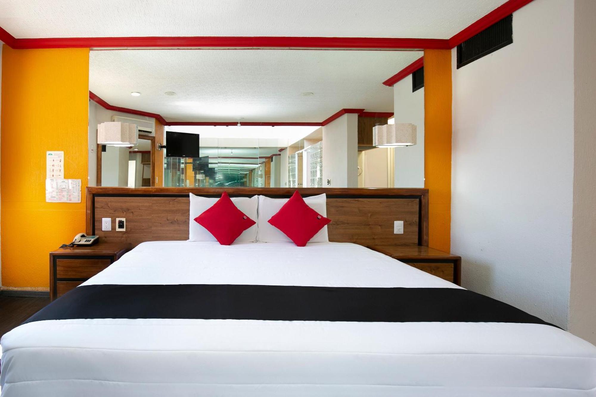 Capital O Hotel Casa Blanca, Морелія Екстер'єр фото