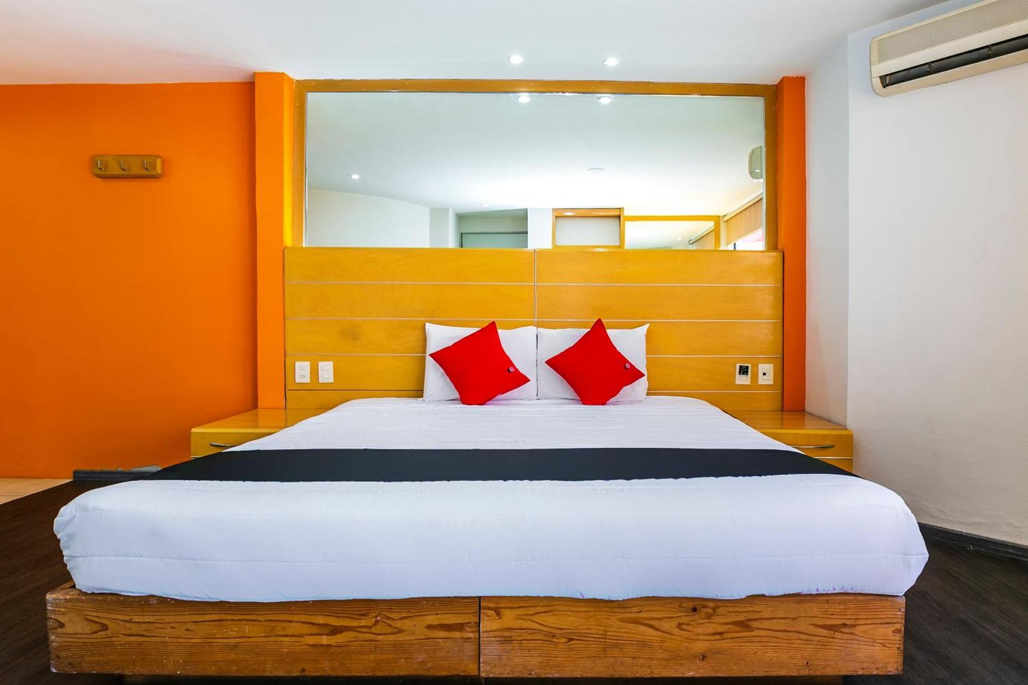Capital O Hotel Casa Blanca, Морелія Екстер'єр фото